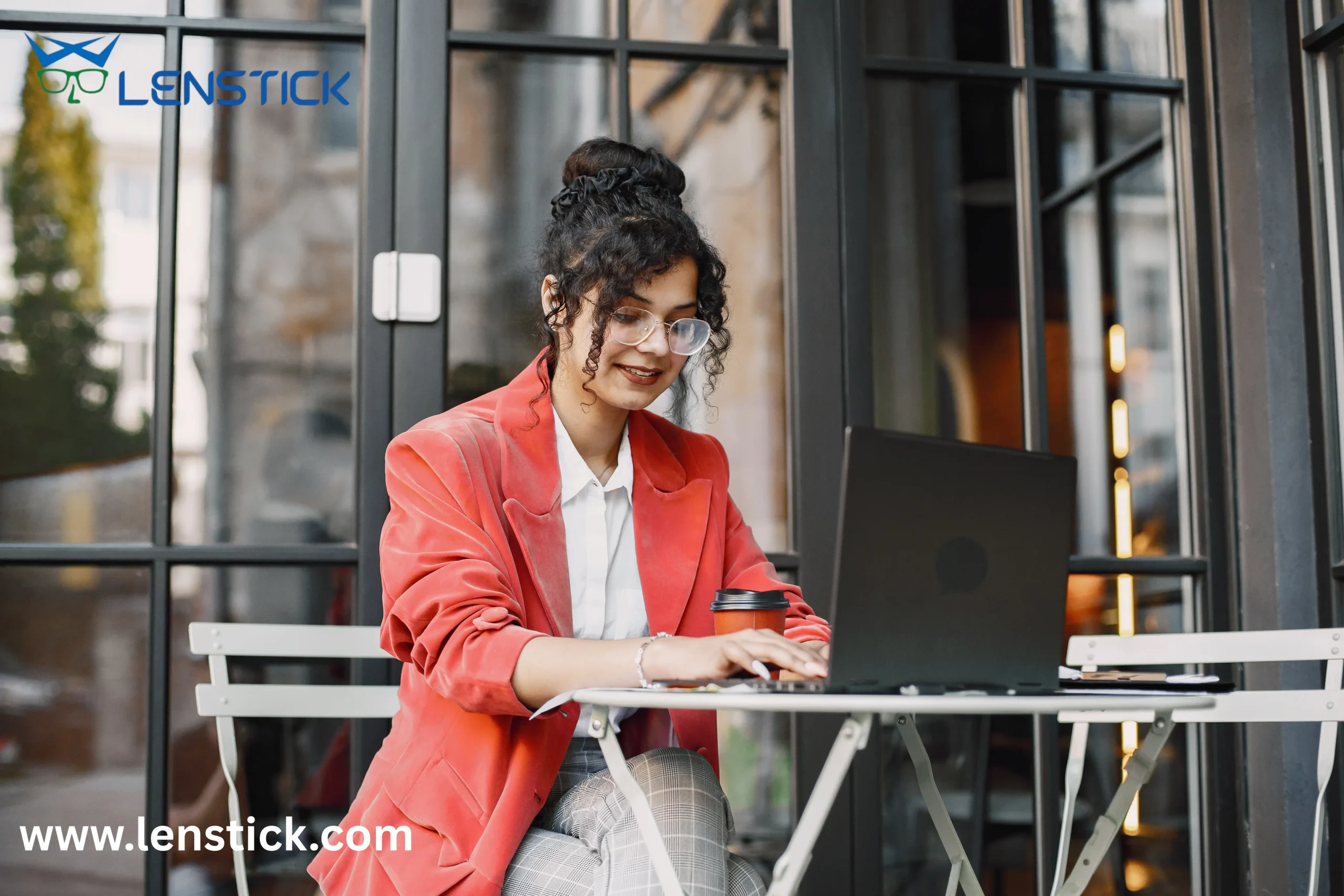 ndians Are Switching to Blue-Light Glasses in 2025